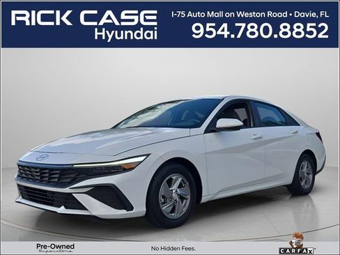 Used 2024 Hyundai Elantra SE FWD image 1
