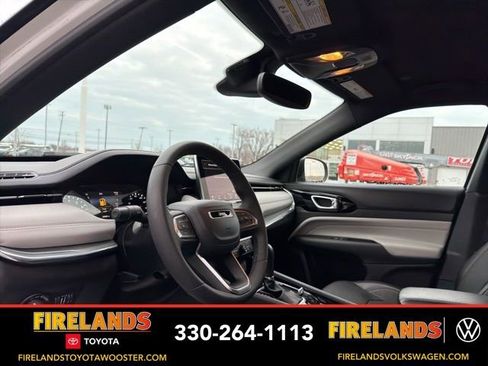 Used 2023 Jeep Compass Limited image 16