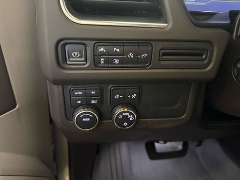 Used 2022 Chevrolet Tahoe LT w/ LT Signature Plus Package image 20