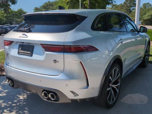 Used 2022 Jaguar F-PACE SVR AWD/4WD image 10