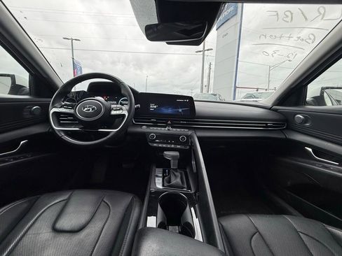 Used 2023 Hyundai Elantra Limited image 24