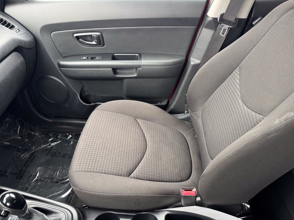 Used 2013 Kia Soul FWD image 17