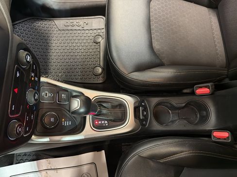 Used 2018 Jeep Compass Latitude w/ Popular Equipment Group image 19