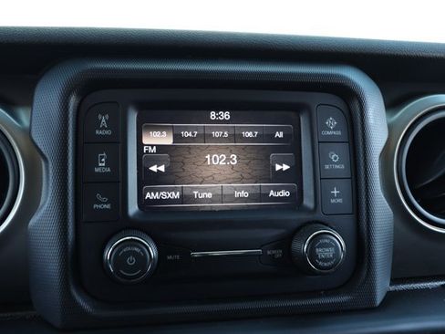 Used 2020 Jeep Wrangler Sport AWD/4WD image 15
