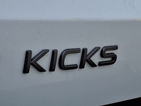 Used 2025 Nissan Kicks S AWD/4WD image 35