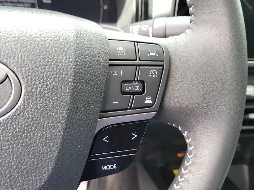 Used 2026 Toyota Camry SE w/ Multimedia Upgrade Package FWD image 10