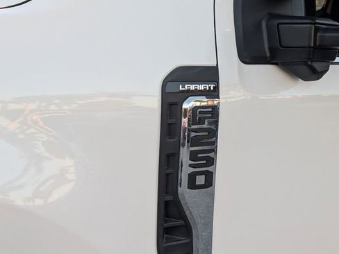 Used 2024 Ford F250 Lariat w/ Lariat Ultimate Package AWD/4WD image 5