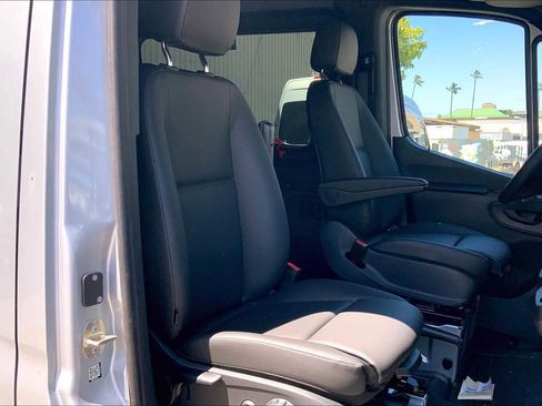 New 2025 Mercedes-Benz Sprinter 2500 image 7