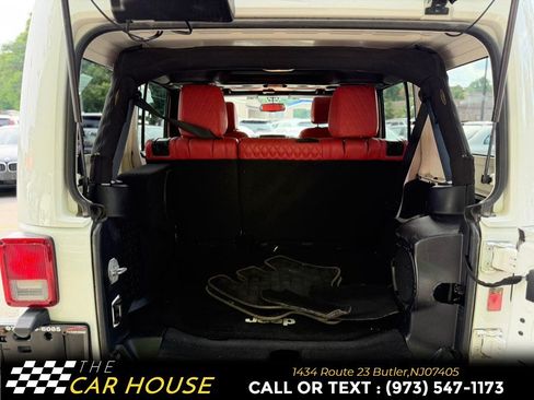 Used 2013 Jeep Wrangler Unlimited Sahara w/ Dual Top Group AWD/4WD image 18