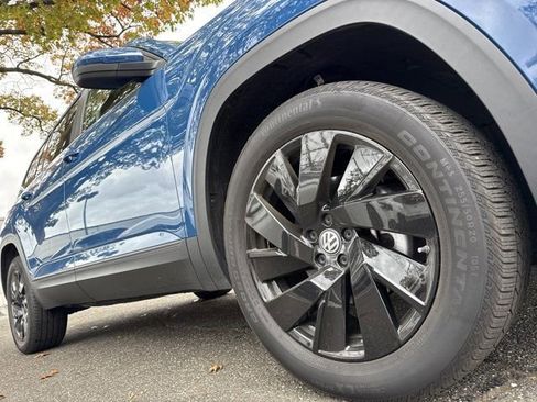 Used 2025 Volkswagen Atlas SE w/ Black Wheel Package image 11