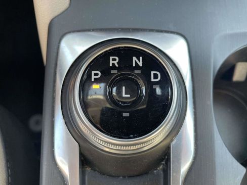 Used 2022 Ford Escape SEL w/ Technology Package image 17