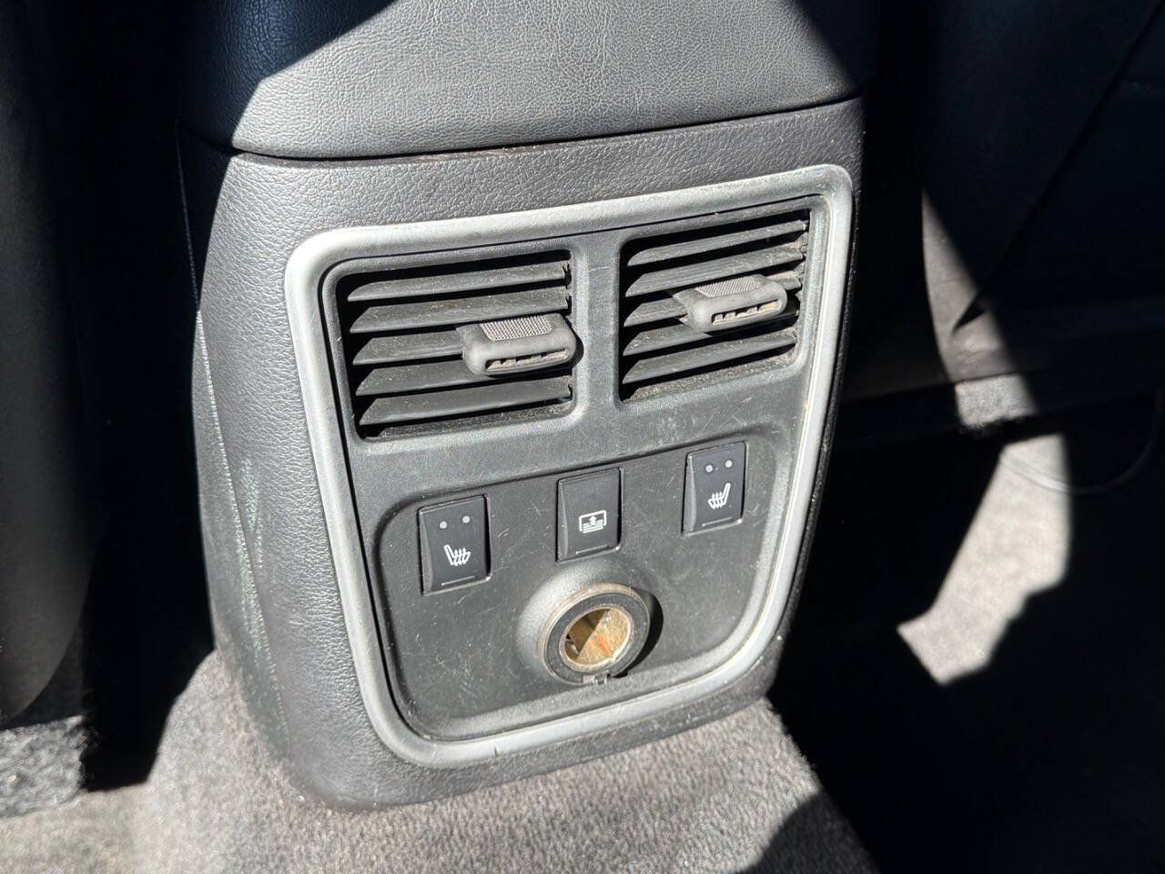 Used 2014 Chrysler 300 C RWD image 27
