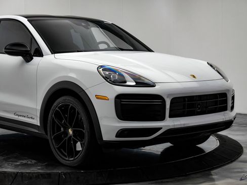 Used 2022 Porsche Cayenne Turbo image 25