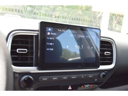 New 2025 Hyundai Venue SE image 22