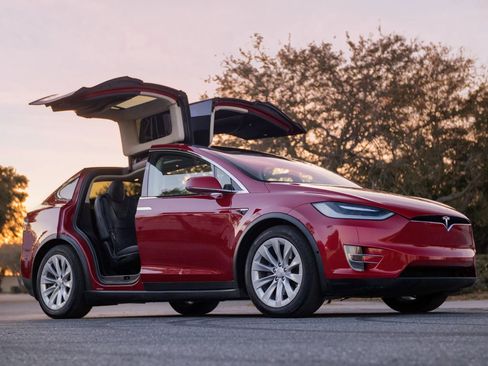 Used 2017 Tesla Model X 75D image 11