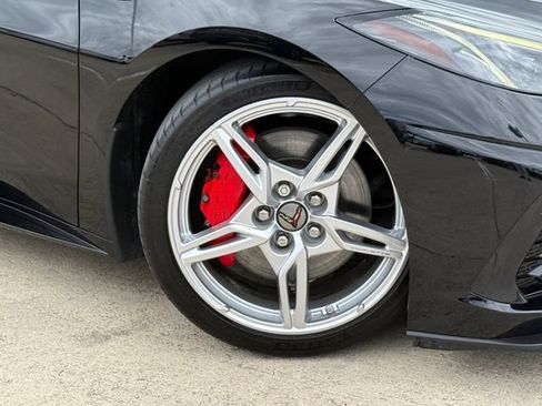 Used 2023 Chevrolet Corvette Stingray Premium Cpe w/ Z51 Performance Package RWD image 2