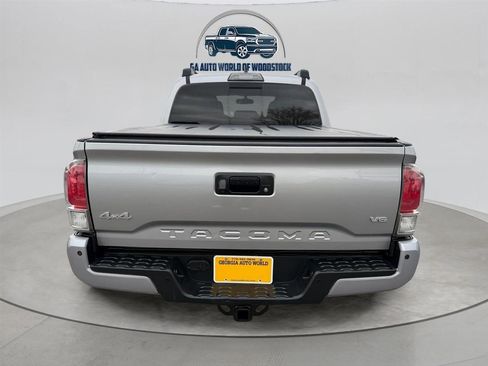 Used 2017 Toyota Tacoma Limited w/ Tow Package image 7