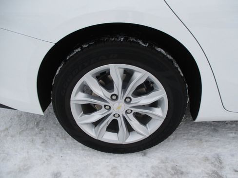 Used 2024 Chevrolet Malibu LT image 11