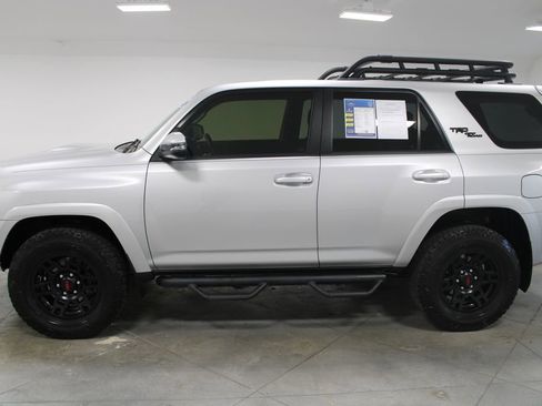 Used 2023 Toyota 4Runner TRD Off-Road Premium AWD/4WD image 6
