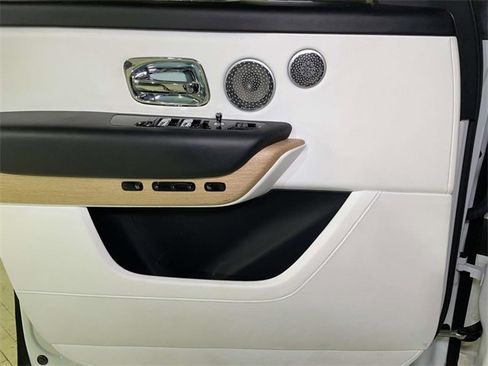 Used 2019 Rolls-Royce Cullinan image 38