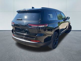 Used 2024 Jeep Grand Cherokee L Limited w/ Black Appearance Package AWD/4WD video 4