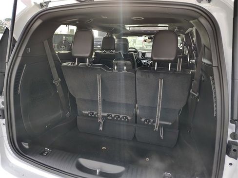 New 2026 Chrysler Pacifica Limited w/ Uconnect Theater Family Group image 36