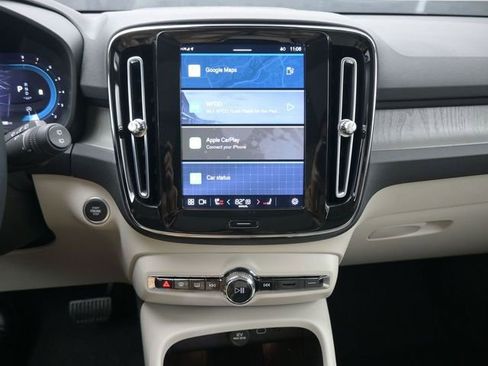 Used 2023 Volvo XC40 B5 Plus w/ Protection Package Premier image 12