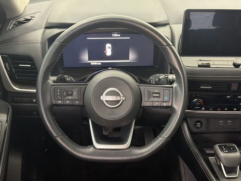 Used 2024 Nissan Rogue Platinum w/ Platinum Premium Package FWD image 11