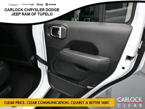 Used 2022 Jeep Wrangler Sahara w/ Cold Weather Group image 32