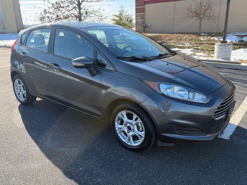 Used 2016 Ford Fiesta SE image 6