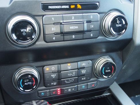 Used 2019 Ford F150 Raptor w/ Equipment Group 802A Luxury image 26