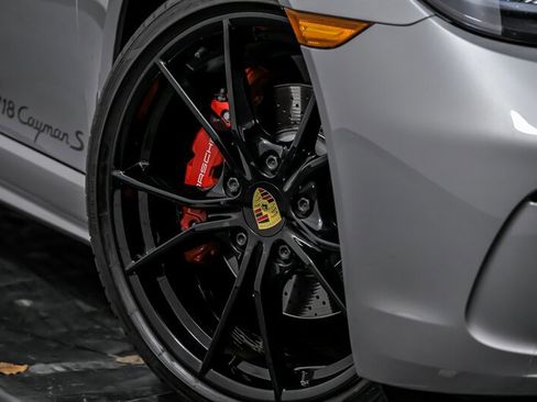 Used 2018 Porsche 718 Cayman S image 3
