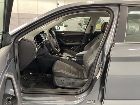 Certified 2023 Volkswagen Jetta SE FWD image 7
