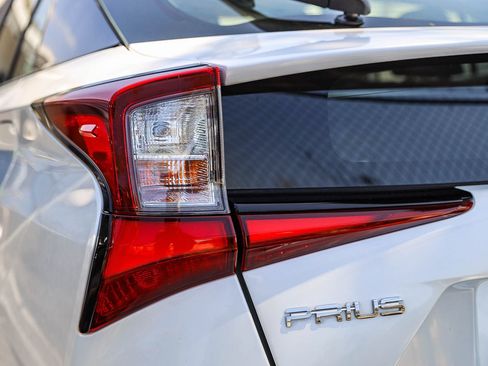 Certified 2021 Toyota Prius XLE w/ Advanced Technology Package FWD image 12