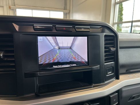 Used 2024 Ford F250 XLT image 25