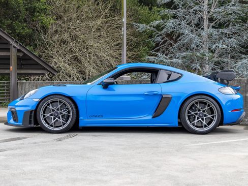 Certified 2023 Porsche 718 Cayman GT4 RS image 2