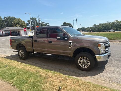 Used 2022 Ford F250 XLT w/ Snow Plow Prep Package AWD/4WD image 7