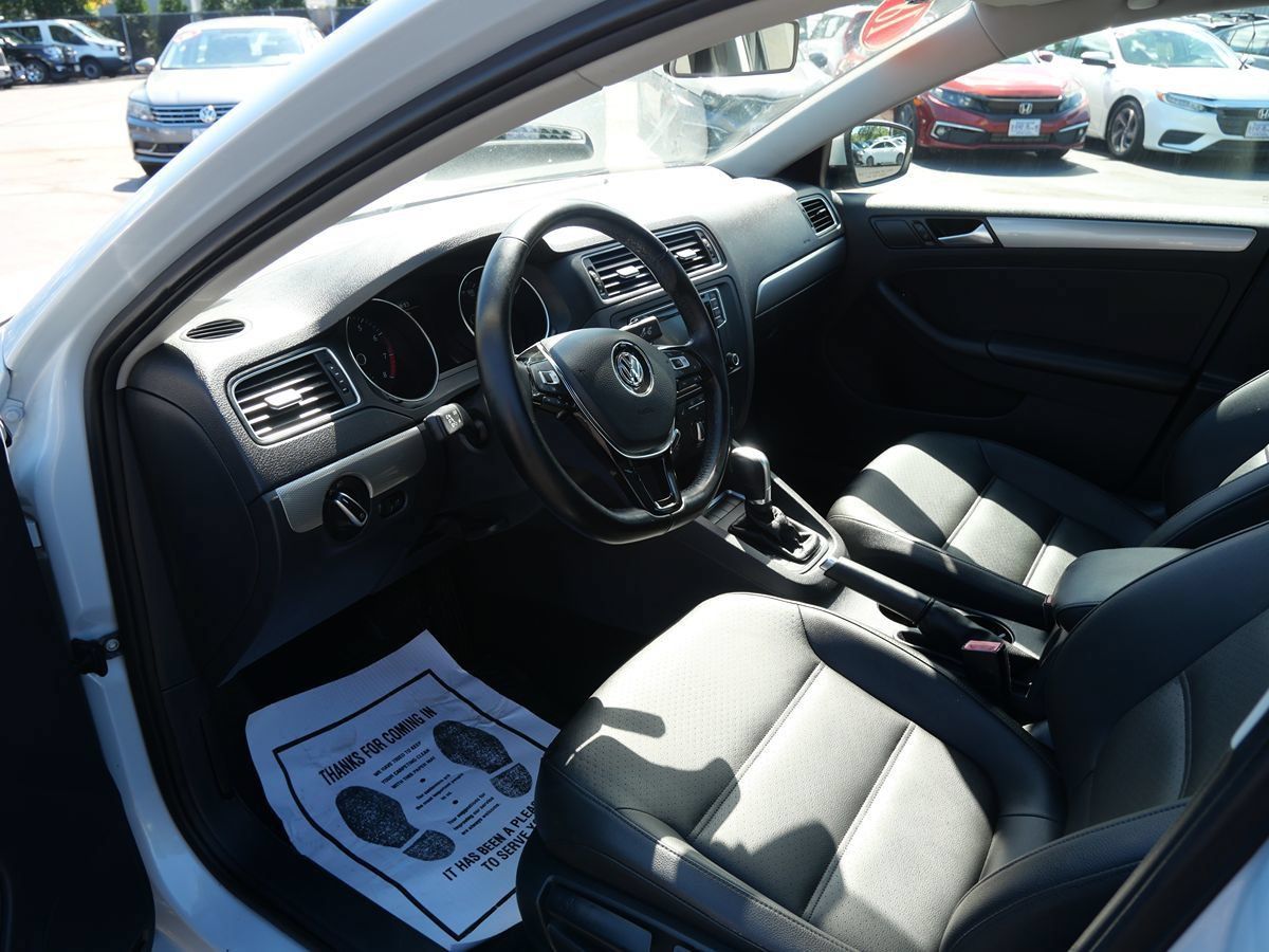 Used 2018 Volkswagen Jetta SE FWD image 9