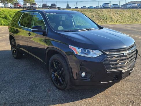 Used 2021 Chevrolet Traverse LT w/ LPO, Blackout Package AWD/4WD image 16