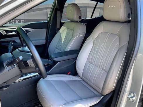 Used 2025 Buick Envista Avenir FWD image 24