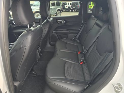 New 2026 Jeep Compass Latitude AWD/4WD image 10