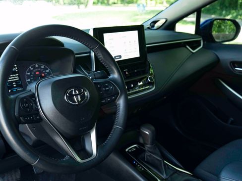 Used 2023 Toyota Corolla SE w/ SE Premium Package FWD image 16