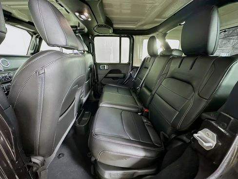 Used 2021 Jeep Wrangler Sahara w/ Cold Weather Group image 27