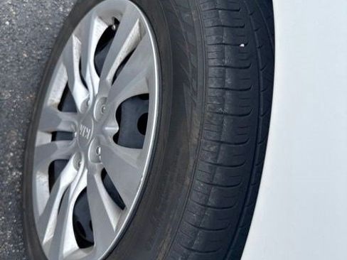 Used 2020 Kia Soul LX FWD image 16