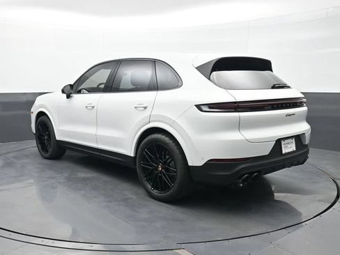 Certified 2025 Porsche Cayenne AWD/4WD image 3