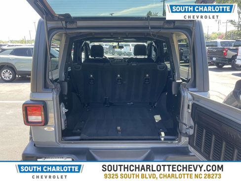 Used 2018 Jeep Wrangler Unlimited Sport S AWD/4WD image 1