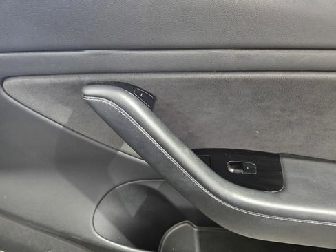 Used 2019 Tesla Model 3 Standard Range image 6