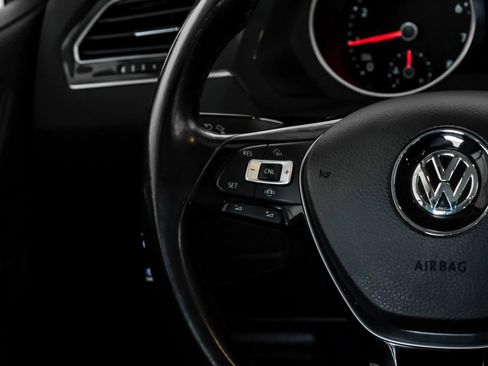 Used 2019 Volkswagen Tiguan SE AWD/4WD image 14