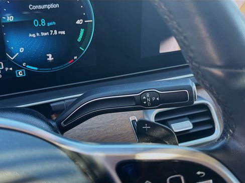 Used 2021 Mercedes-Benz GLE 350 4MATIC w/ Premium Package image 16