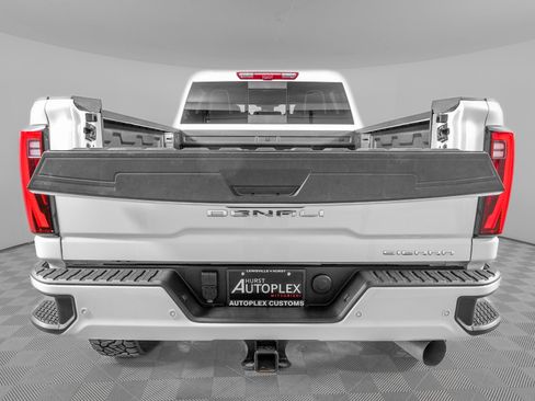 Used 2024 GMC Sierra 2500 Denali Ultimate image 8